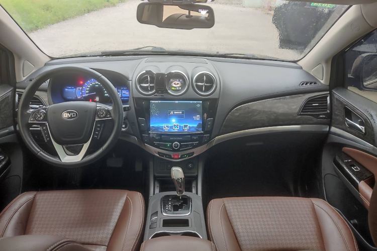 Used BYD S7 2016 2.0T Automatic Prestige Plus
