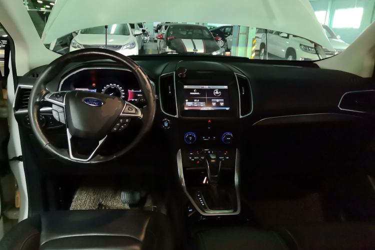 Used Ford Edge 2015 2.0T GTDi Two-Wheel-Drive High-Line Version