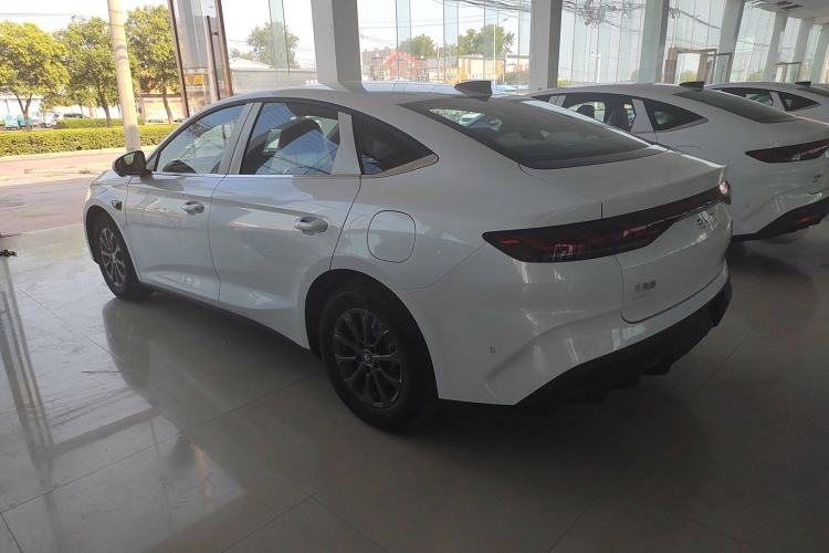 Used BYD Qin L 2025 DM-i Smart Drive 80KM Leading Model
