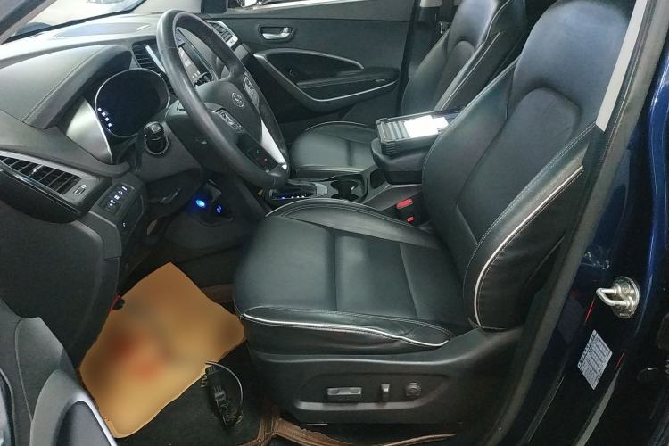 Used Hyundai Santa Fe 2017 2.0T Automatic Two-Wheel Drive Smart Version 7 Seats