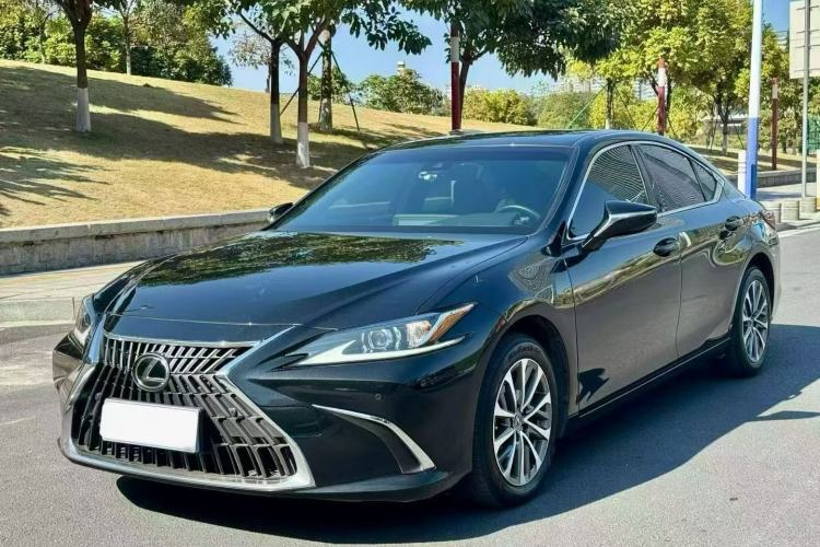 Used Lexus ES 2023 200 Excellence Edition
