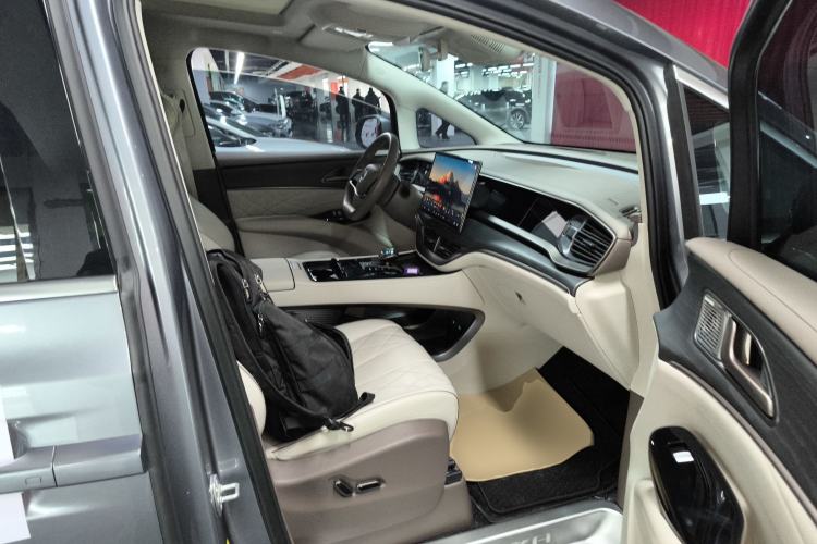 Used Denza D9 2022 DM-i 970 Four-Wheel Drive Prestige Model