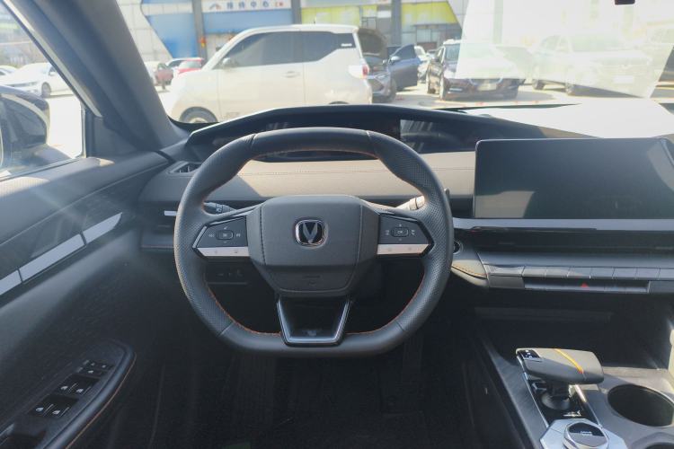 Used Changan UNI-V 2024 1.5T Luxury Edition
