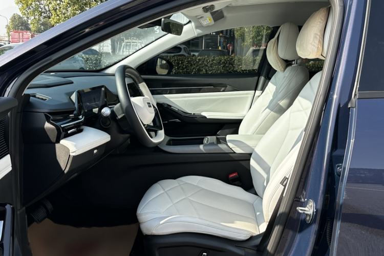 Used  L6 2023 125km MAX