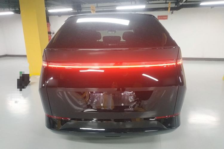 Used XPeng X9 2025 740 Ultra-Long Range Max
