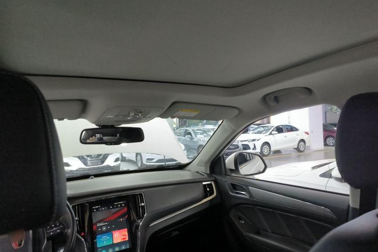 Used Roewe RX5 2018 30T Two-Wheel Drive Automatic Internet Platinum Edition
