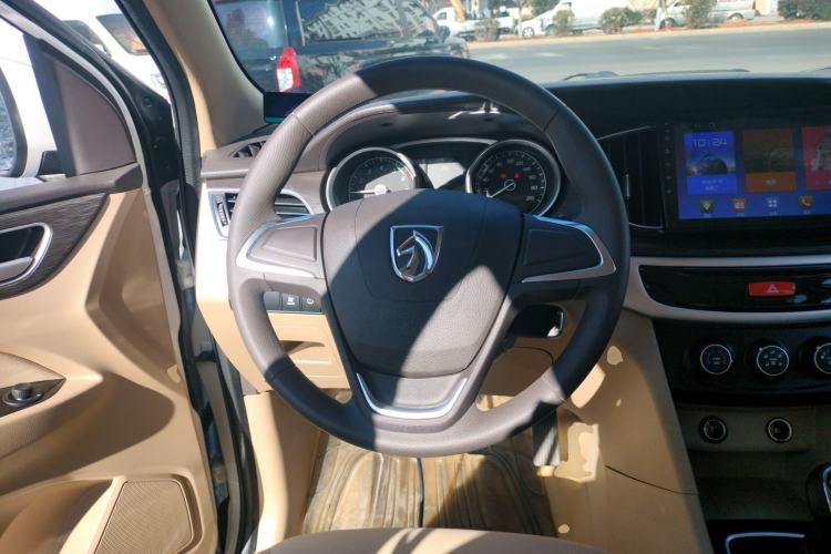 Used Wuling 730 2020 Commercial Vehicle 1.5L Manual Value Edition 7 Seats
