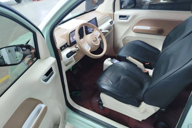 Used Wuling Hongguang MINIEV 2024 3rd Generation 215km Advanced Version
