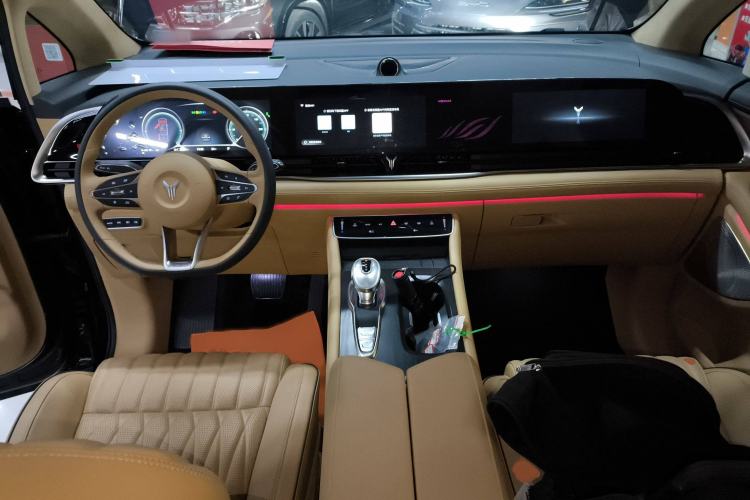 Used VOYAH Dream 2024 PHEV Ultra-Long Range Flagship Edition
