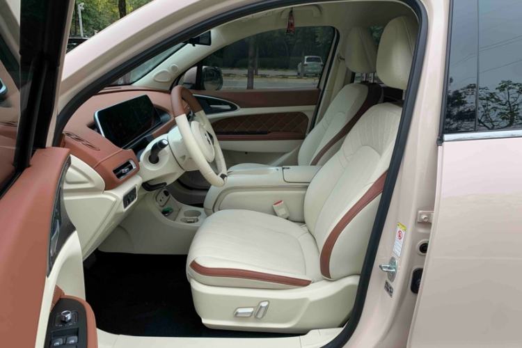 Used ORA Good Cat 2023 401 km Standard Range Luxury Version Lithium Iron Phosphate