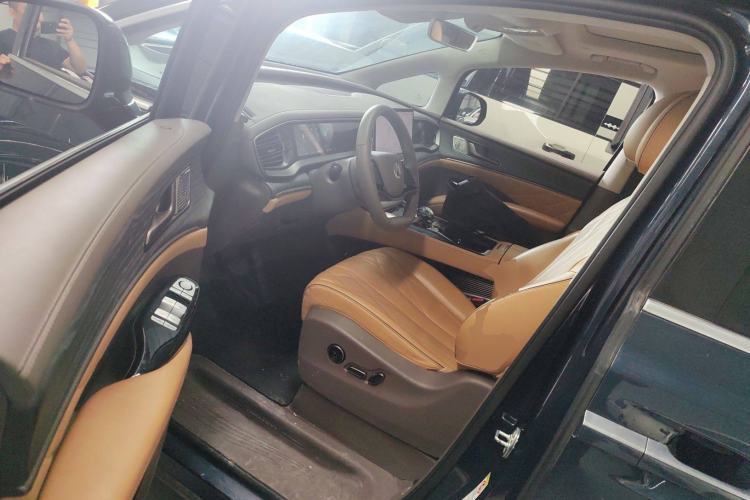 Used Denza D9 2022 DM-i 970 Four-Wheel Drive Flagship Model
