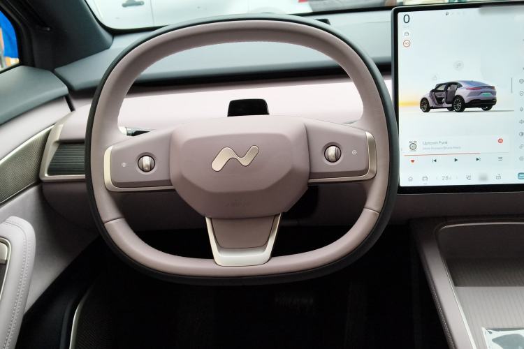 Used ONVO L60 2024 60 kWh Rear-Drive Version