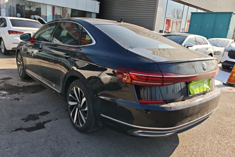 Used Volkswagen Passat 2022 330TSI Starry Luxury Edition – Exclusive Special Edition