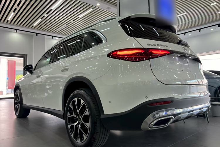 Used Mercedes-Benz GLC 2023 GLC 260 L 4MATIC Dynamic Edition 5-seater
