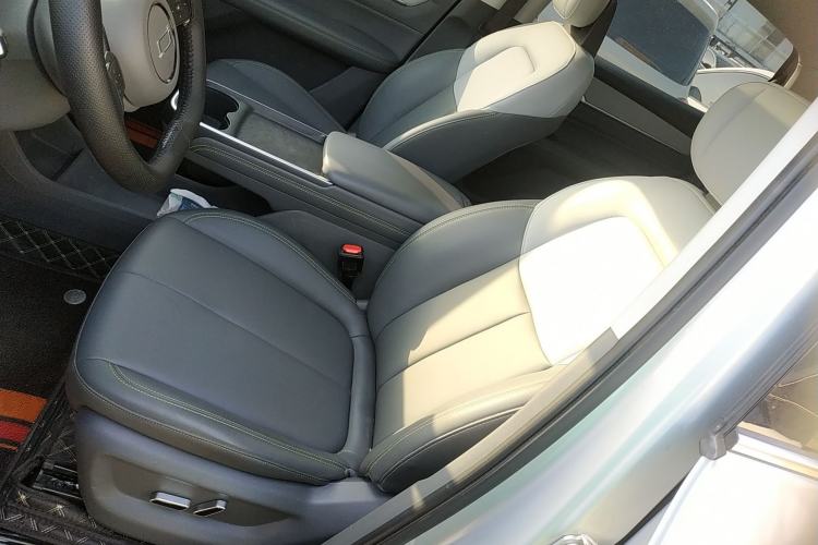 Used Bestune Yueyi 03 2025 445km Joyful Edition
