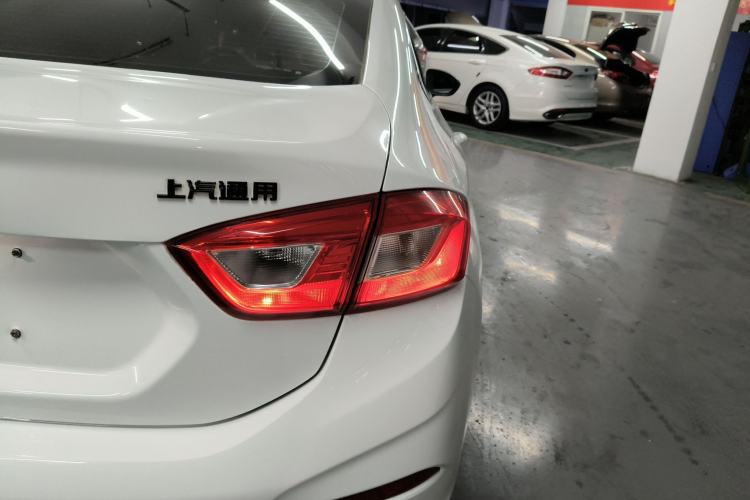 Used Chevrolet Cruze 2018 Redline 320 Automatic Pioneer Edition
