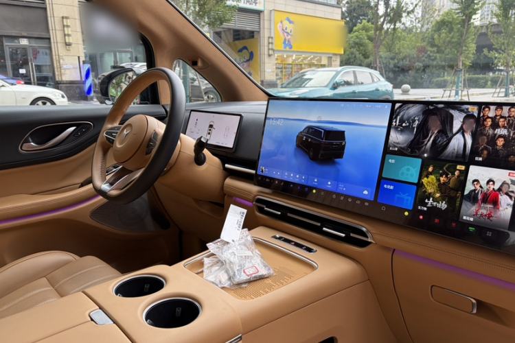 Used VOYAH Dream 2025 PHEV Four-Wheel-Drive Flagship Kunpeng Edition
