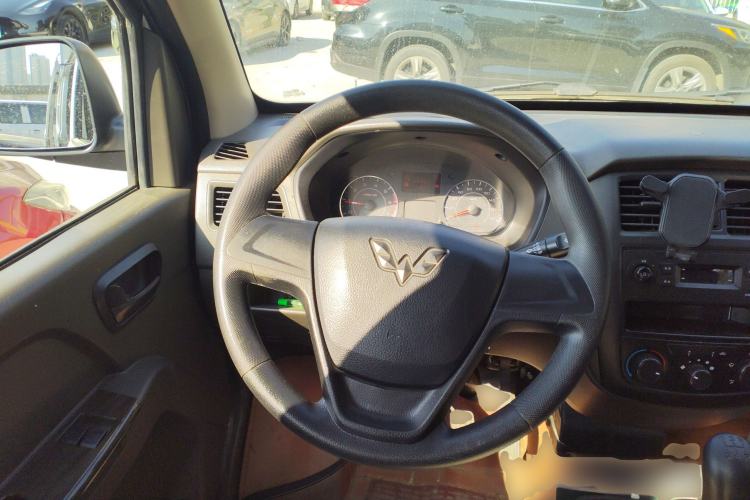 Used Wuling Rongguang S 2021 1.2L Standard Version with Power Steering 5-Seater LSI