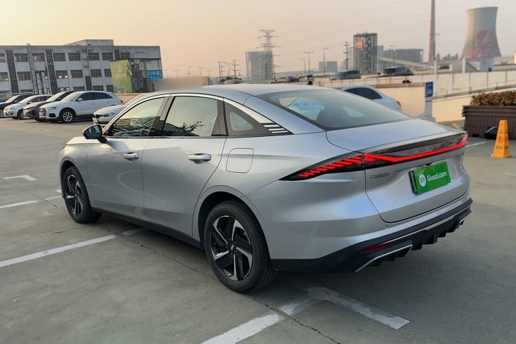 Used  L6 2025 EM-i 140km Starship Edition