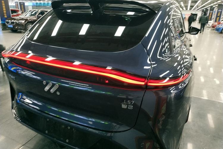 Used IM LS7 2023 100kWh Lux Rear-Drive Version
