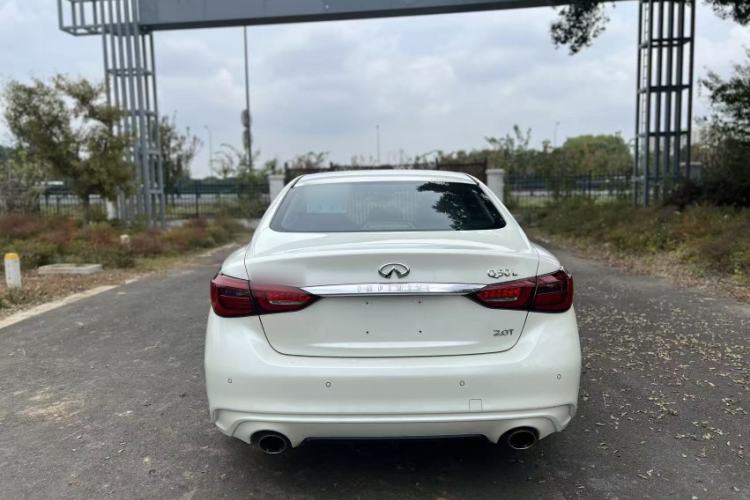 Used Infiniti Q50L 2018 2.0T Enjoyment Version China VI Standard
