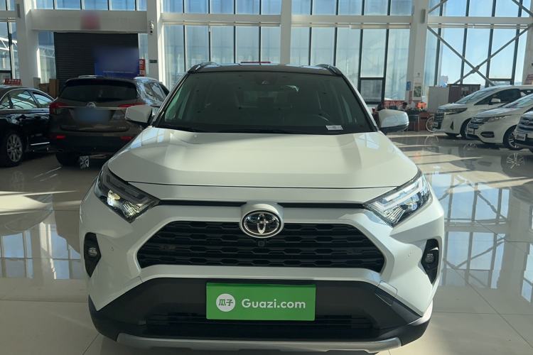 Used Toyota RAV4 2023 2.0L CVT Two-Wheel Drive 20th Anniversary Platinum Edition
