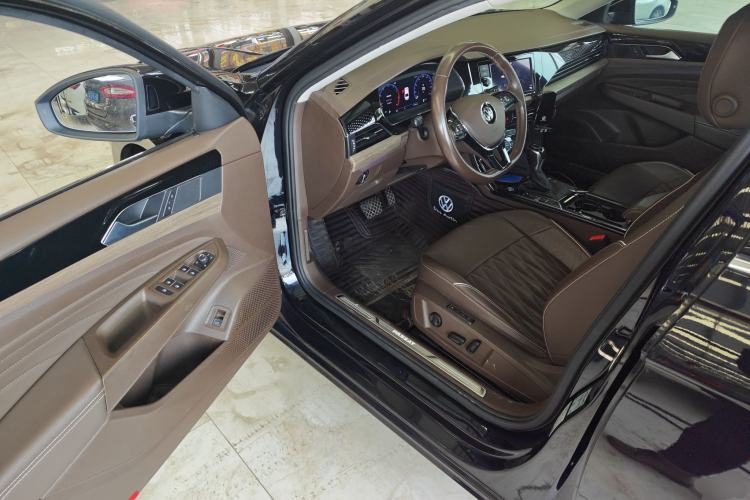 Used Volkswagen Passat 2019 330TSI Luxury Edition China VI Standard
