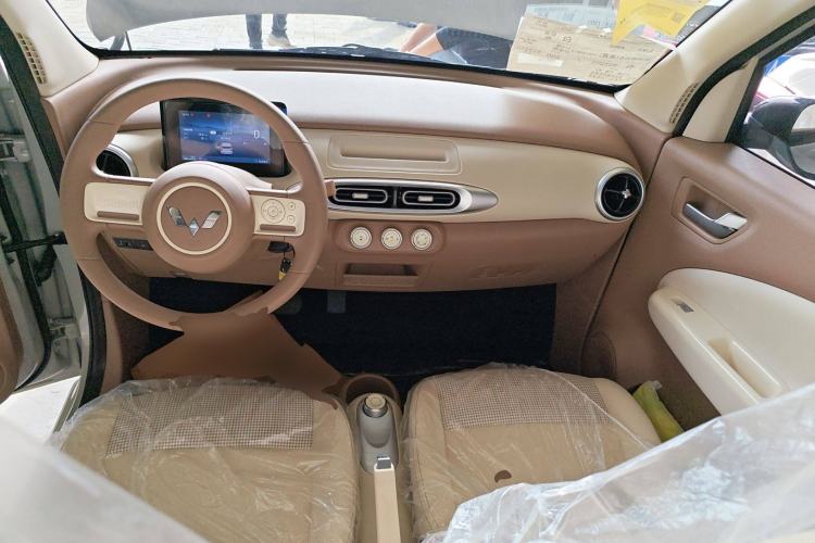 Used Wuling Hongguang MINIEV 2025 Four-Door Version Advanced Edition
