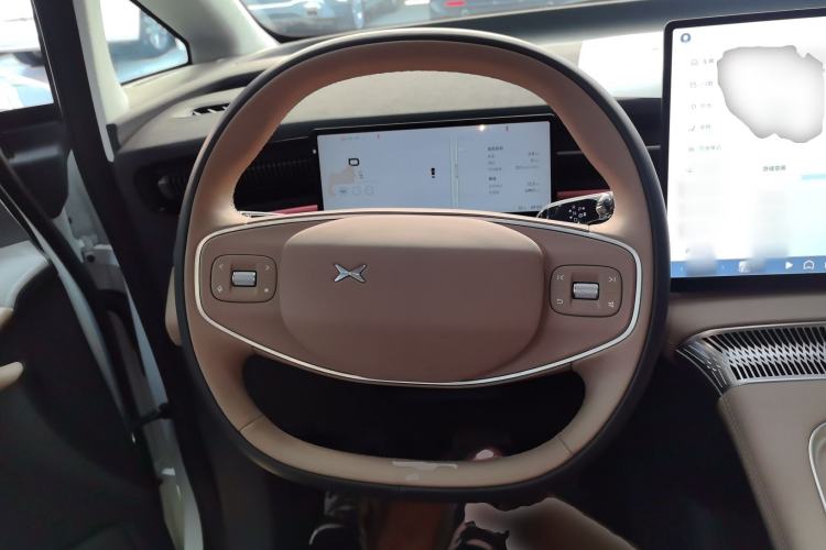 Used XPeng X9 2025 740 Ultra-Long Range Max
