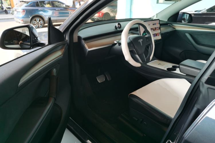 Used Tesla Model Y 2021 Long-Range All-Wheel-Drive Version