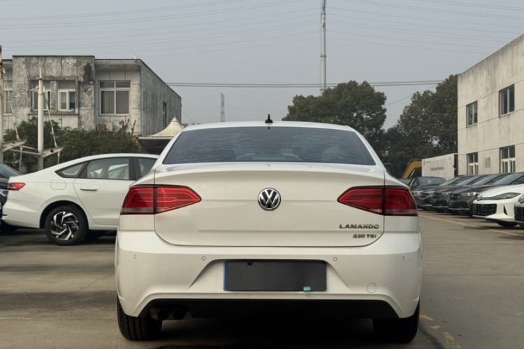 Used Volkswagen Lamando 2017 230TSI DSG Fashion Edition