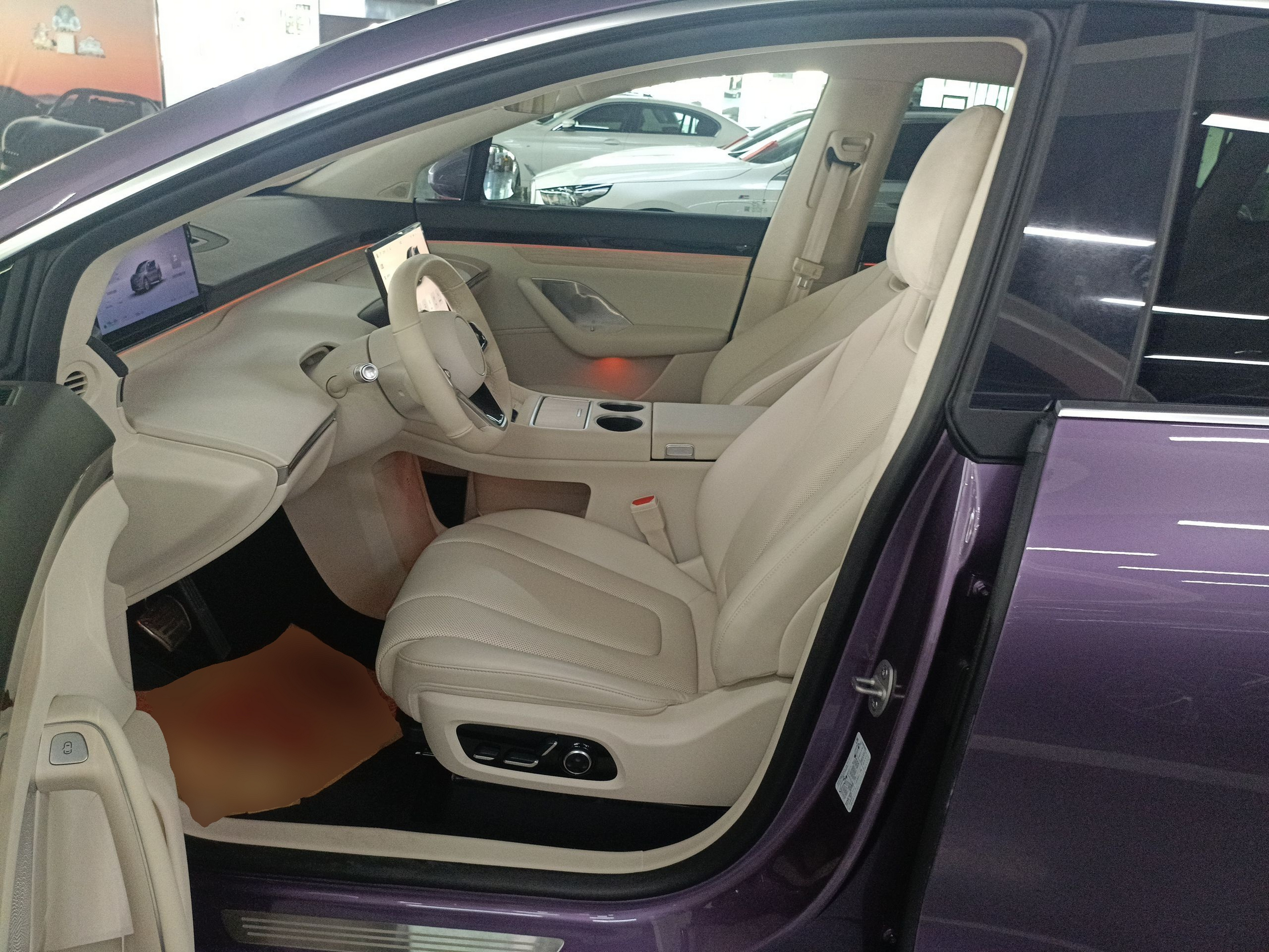 المقاعد الأمامية داخل السيارة