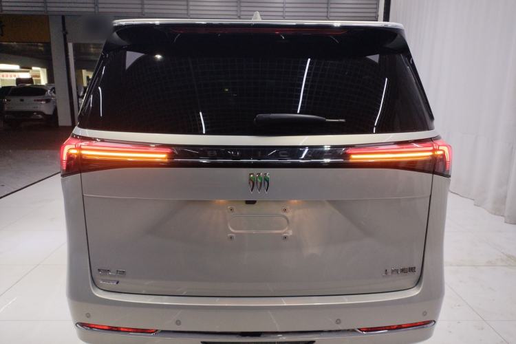 Used Buick GL8 New Energy 2025 Lu Shang Luxury Edition 7-Seater
