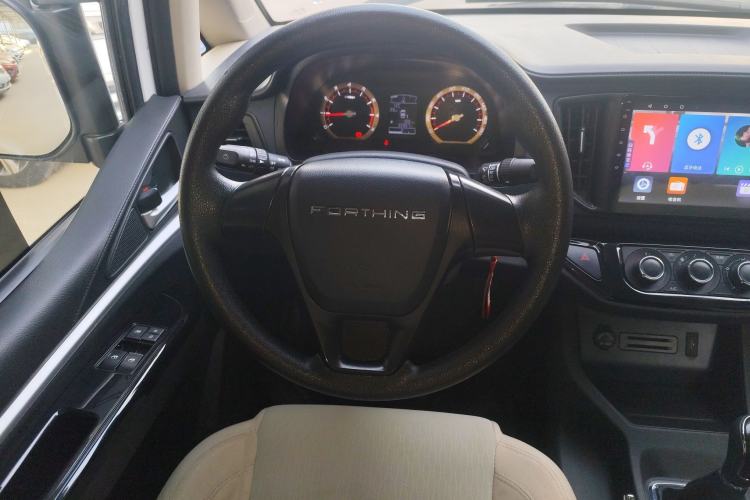 Used FORTHING Lingzhi 2022 Striving Version M5L 1.6L Base Model 7 Seats

