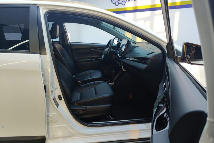 Used Toyota YARiS L 2022 X-Trail 1.5L CVT Luxury PLUS Edition
