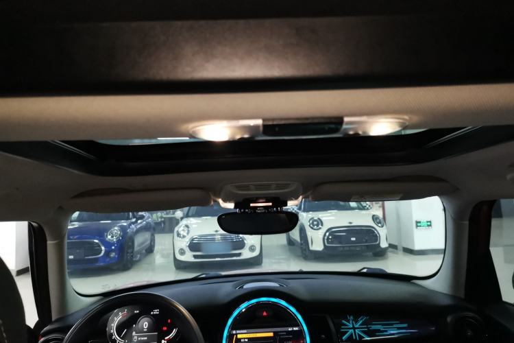 Used  MINI 2021 1.5T COOPER Classic Edition Five-Door Version
