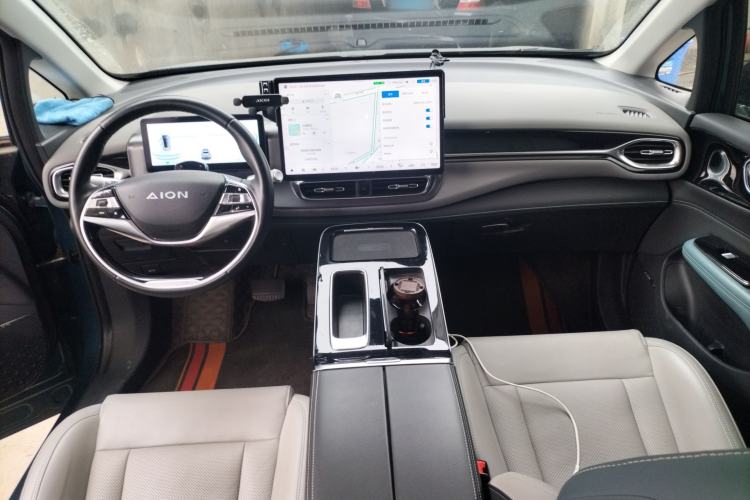 Used AION V 2022 Plus 70 Executive Edition Ternary Lithium