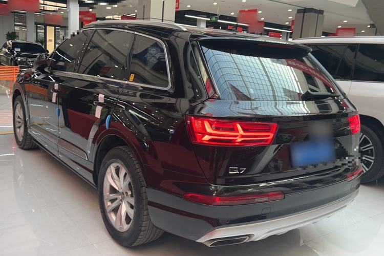 Used Audi Q7 2019 45 TFSI Comfort Model
