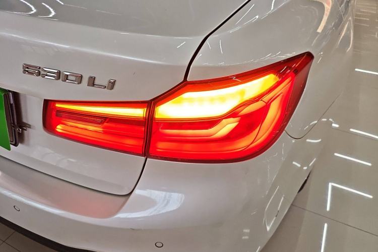 Used BMW 5 Series 2018 530Li Leading Model M Sport Package
