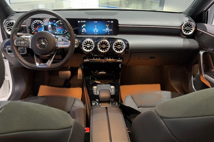 Used Mercedes-Benz A-Class 2022 Second Facelift A 200 L Sport Sedan Fashion Version
