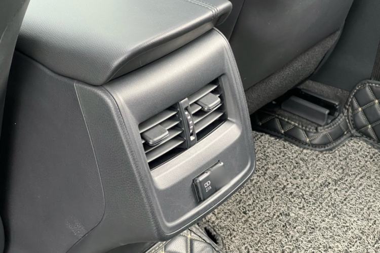 Used Toyota Avalon 2019 Dual-Engine 2.5L Luxury Edition China VI Standard