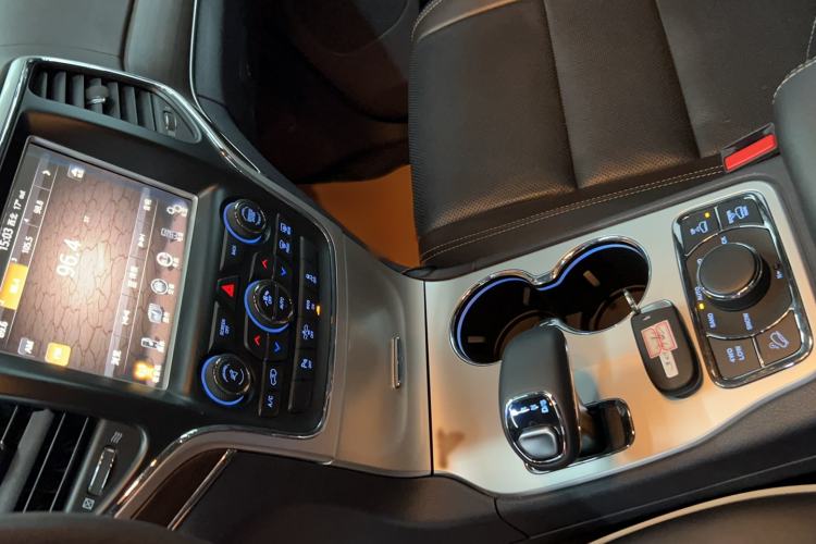 Used  Grand Cherokee 2015 3.6L Luxury Navigation Edition