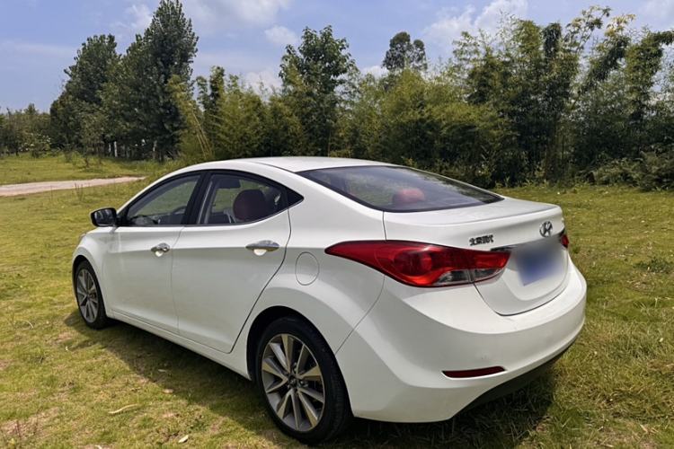 Used Hyundai Elantra 2015 1.6L Automatic Leading Model
