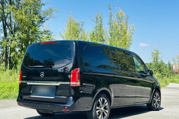 Used Mercedes-Benz V-Class 2017 V 260 Avantgarde Edition
