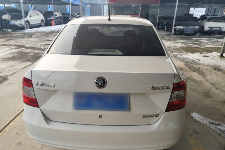 Used Skoda Rapid 2015 1.6L Automatic Smart Selection Model
