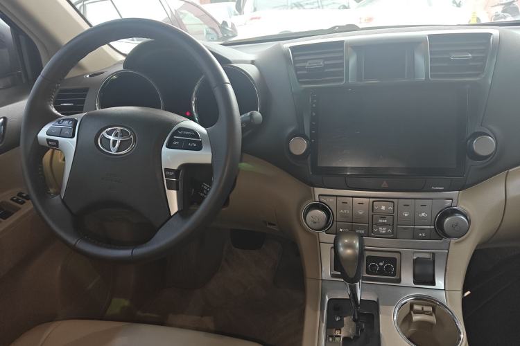 Used Toyota Highlander 2012 2.7L Two-Wheel Drive 7-Seater Luxury Edition