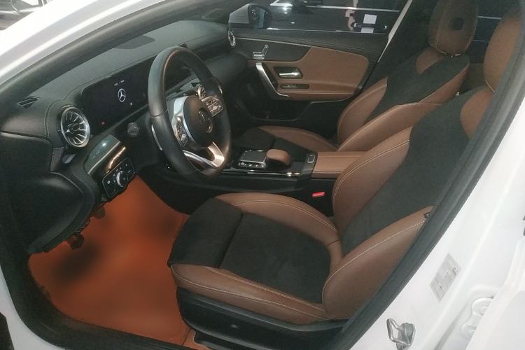 Used Mercedes-Benz A-Class 2022 Revised Version A 200 L Sport Sedan Fashionable Style