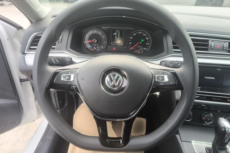 Used Volkswagen Lamando 2019 230TSI DSG Fashion Edition China VI
