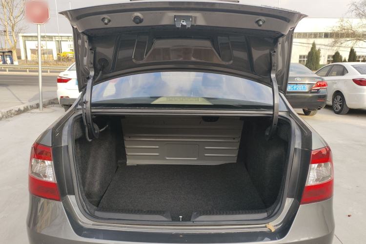 Used Skoda Rapid 2013 1.6L Manual Smart Selection Model