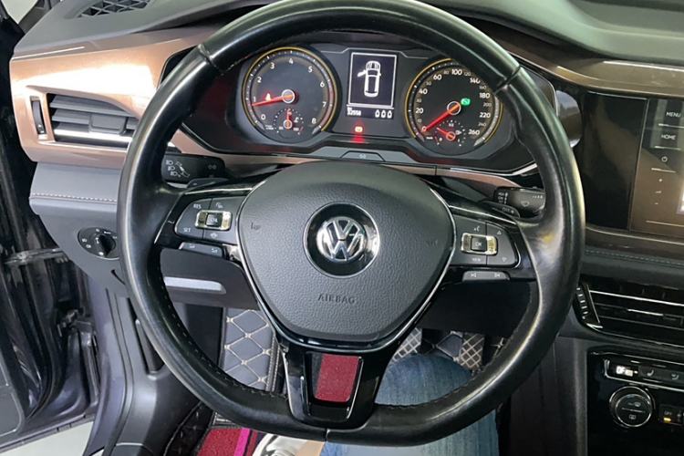 Used Volkswagen Tharu 2020 Facelift 330TSI Four-Wheel Drive Luxury PLUS Version China VI Standard
